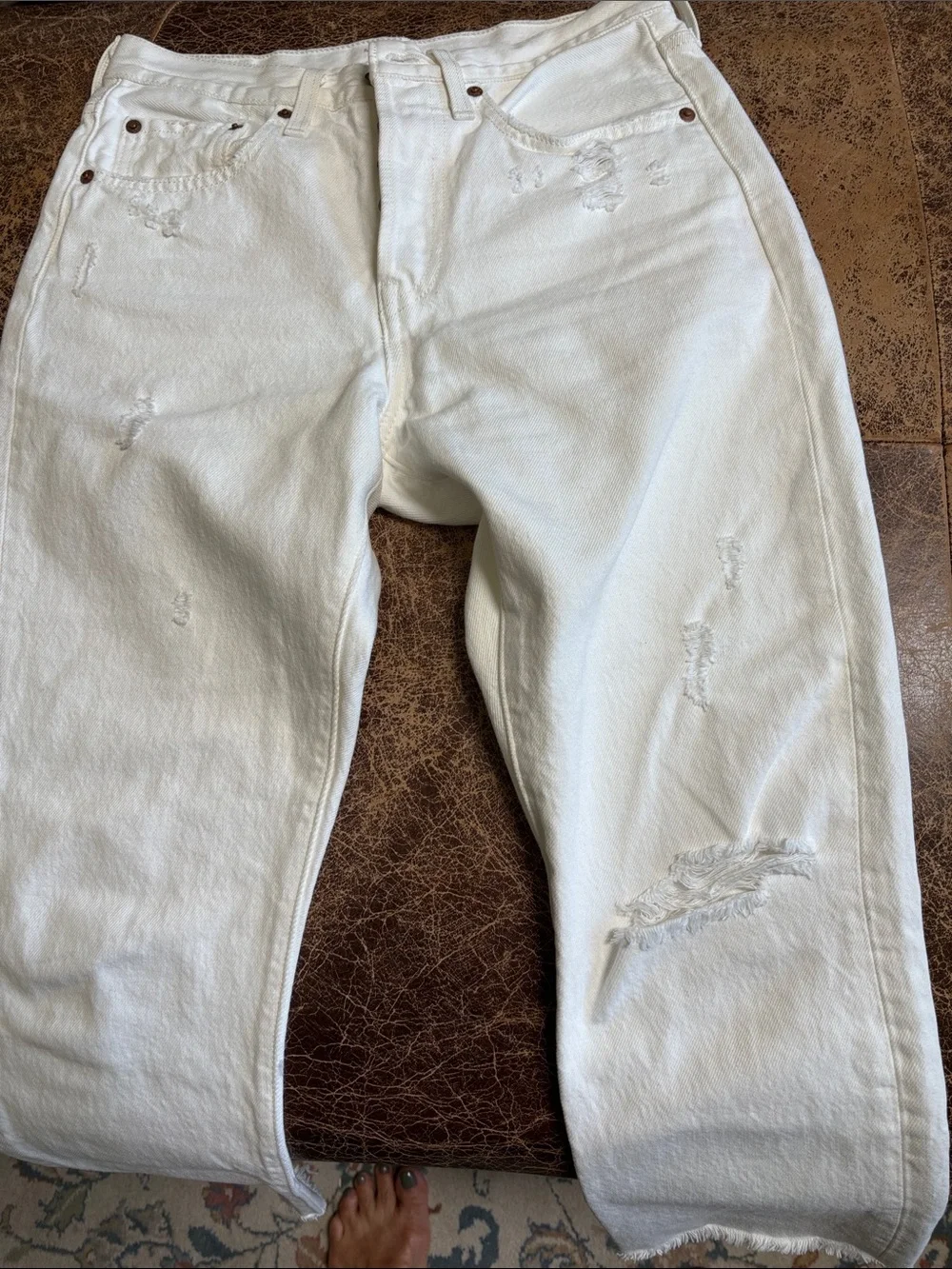 Levi's Cream Frayed Hem Straight Jeans - Picture 3 of 9